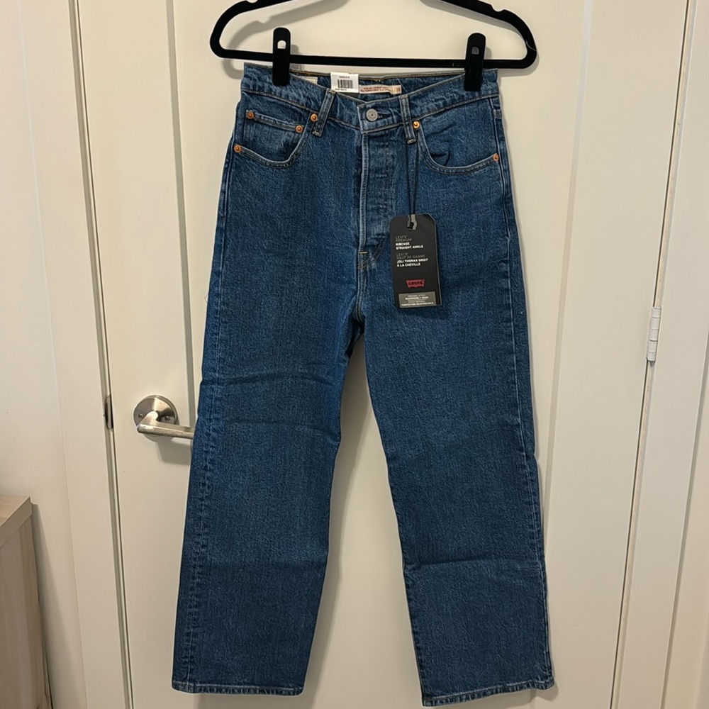 Levi’s Ribcage Straight Ankle Jeans